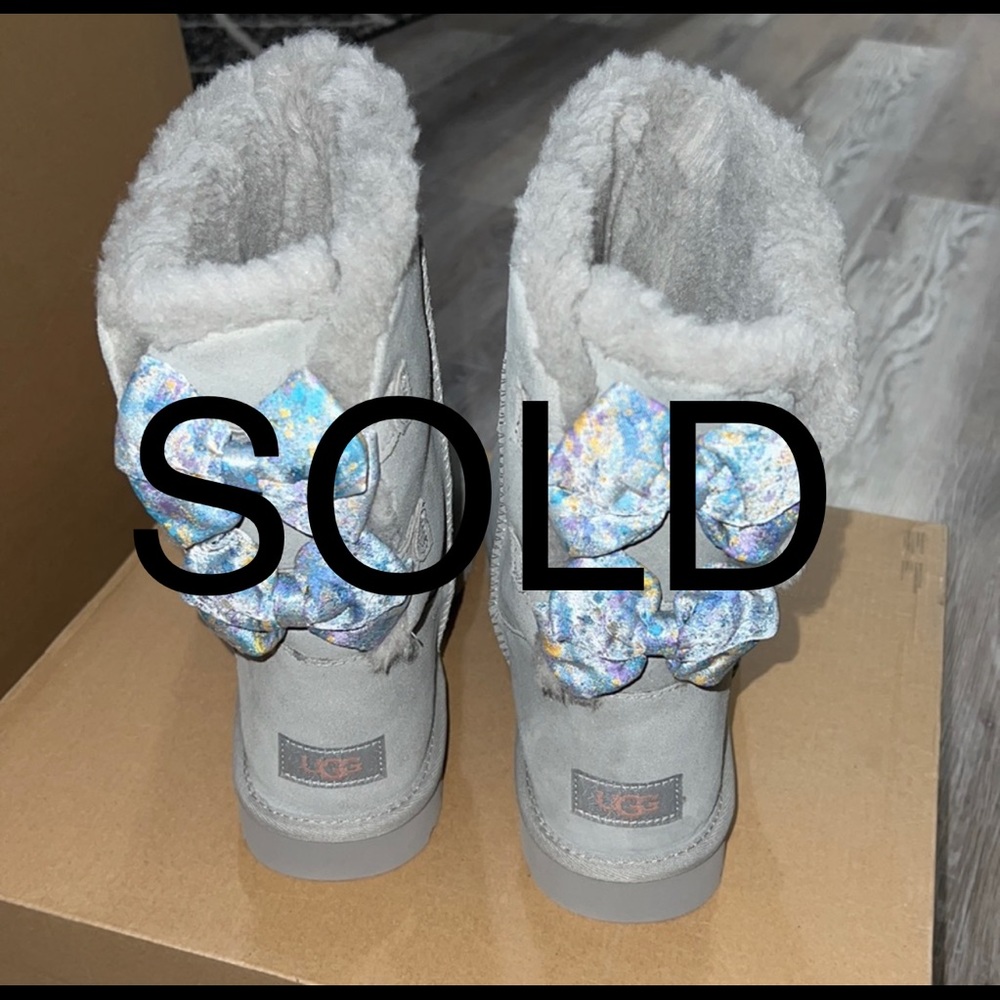 UGG Bailey Bow Abstract Splatter Seal Grey Boots